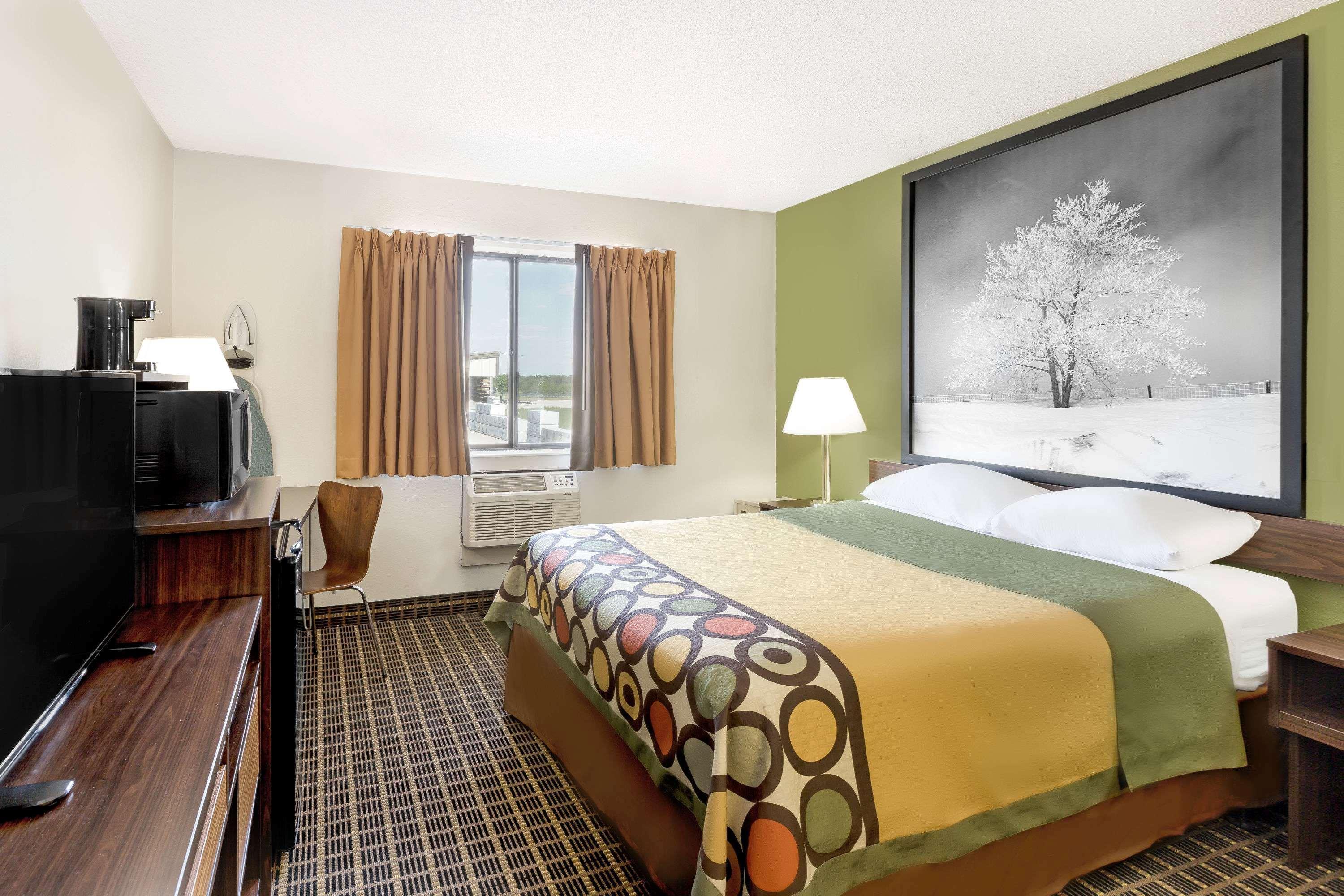 Super 8 By Wyndham Norfolk Motel Bagian luar foto